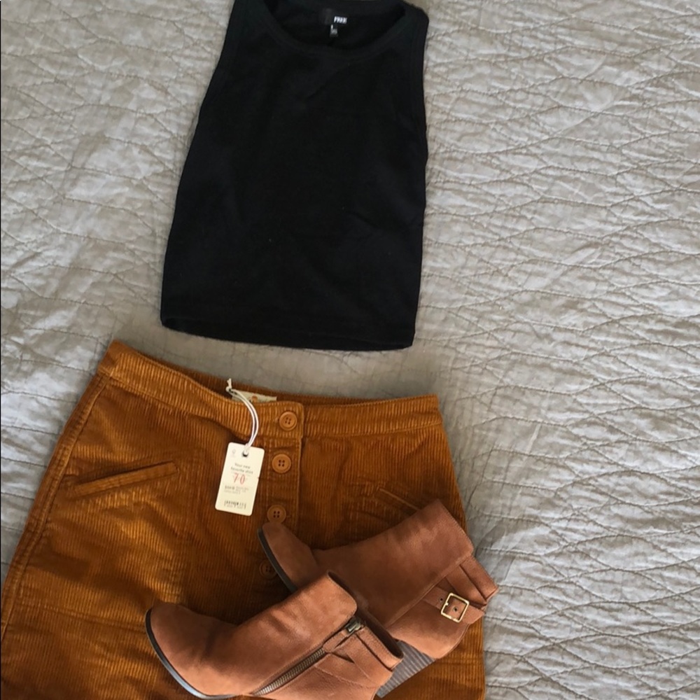 Wilfred Free, by Aritzia, small black crop top